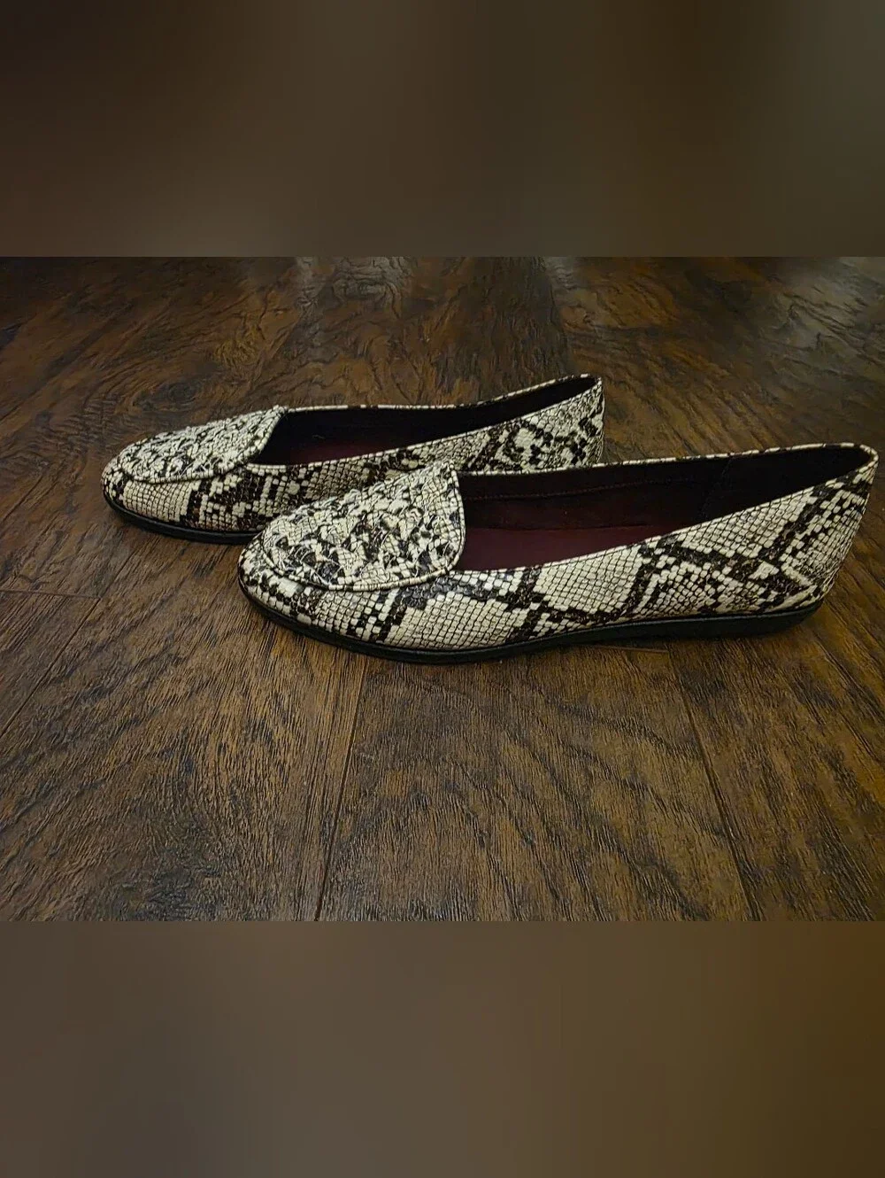 AEROSOLES Women's Snake-Print Loafers in Black and Cream